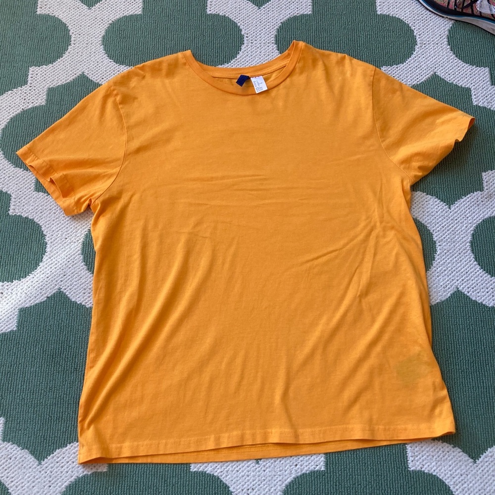 Mens XL tee gold H&M perfect condition